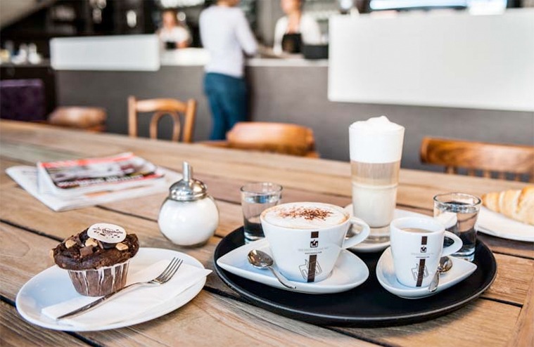 Kaffeespezialitäten und Gebäck